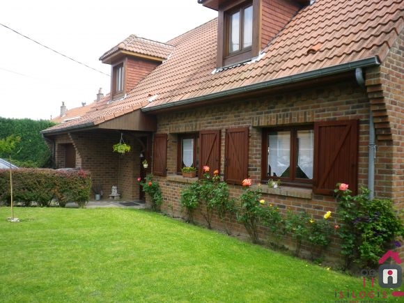 LESQUIN, pavillon individuel, 125m² habitables, 1250€/mois.