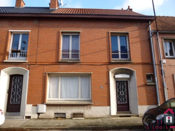 THUMERIES, A LOUER, 101M² HABITABLES SUR 209M² DE TERRAIN.