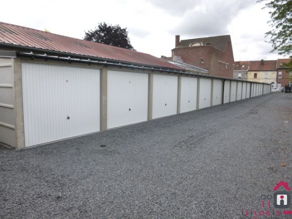 CARVIN CENTRE RUE ZOLA 4 GARAGES NEUFS A VENDRE