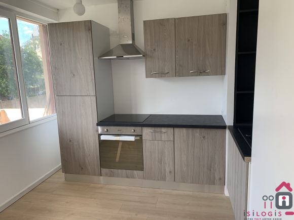 SECLIN CENTRE, RESIDENCE SECURISEE, T2 43m² HABITABLES AVEC PARKING PRIVATIF.