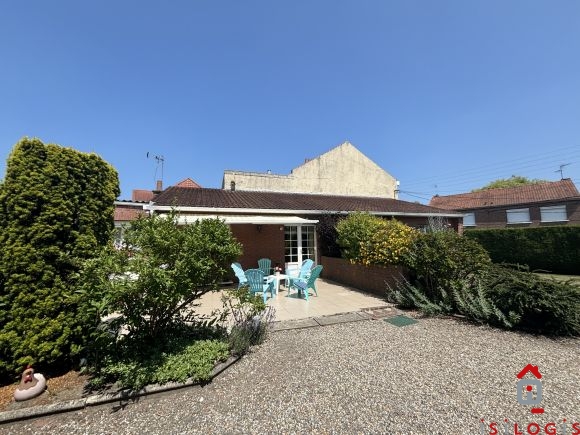 OIGNIES, INDIVIDUELLE 184 M² HABITABLES, BATIE SUR 1621 M² DE TERRAIN.
