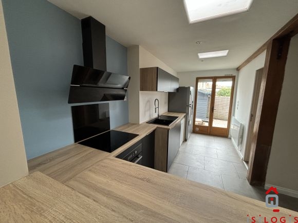 SECLIN GARE, 92M² HABITABLES SUR 100M² DE TERRAIN.