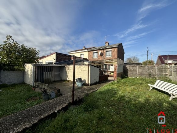 THUMERIES, SEMI INDIVIDUELLE, 89M² HABITABLES, SUR 388M² DE TERRAIN.