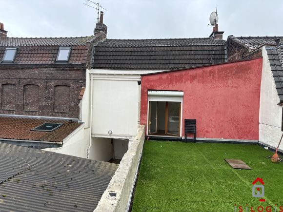 SECLIN CENTRE, MAISON 119 M² HABITABLES, BATIE SUR 156M² DE TERRAIN.