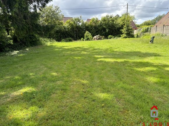 LA NEUVILLE, TERRAIN A BATIR 737M², EXPOSITION SUD.
